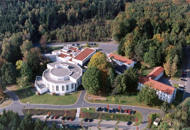 Simpsio  foi realizado na Academia Europeia de Otzenhausen, em Nonnweiler, na Alemanha