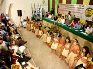 Indios da etnia Umutina realizam apresentao na abertura da I Conferncia Internacional