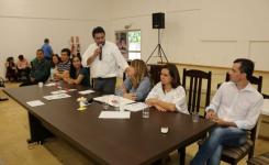 Da esq. para a dir.: futuro pr�-reitor de Ensino, Alexandre Porto; futura pr�-reitora de Assuntos Estudantis, Antonia Alves; futuro pr�-reitor de Gest�o Financeira, Ricardo Umetsu; futura vice-reitora, Nilce Maria; futuro reitor, Rodrigo Zanin; atual reit