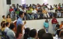 Reitor fala aos acad�micos do 3� Grau em Barra do Bugres