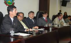 Reitoria da Unemat em reunio na Assemblia Legislativa da Mato Grosso