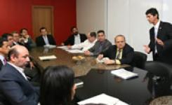 Unemat em reunio com equipe de Governo, em Cuiab.