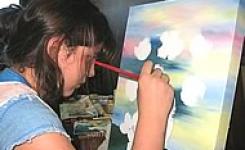 Atividade de pintura no projeto de Artes Plsticas