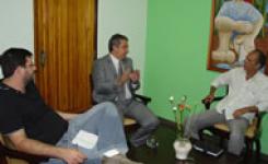 Reitor em reunio com prefeito de Mirassol DOeste